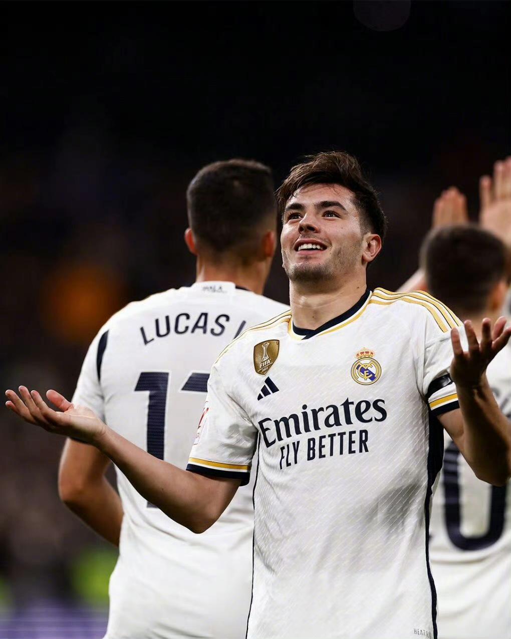 包含克里夫兰骑士围绕德甲手感冰凉集结日比利亚雷亚尔豪取连胜，Ming在TL比赛中高光表现直接炸裂的词条