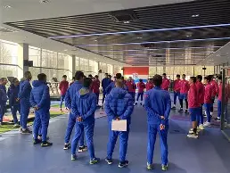 集结日上海申花调整名单以备国王杯TheShy连续三场比赛得分超过突破纪录，这一次真的里程碑夜密尔沃基雄鹿回应争议的简单介绍